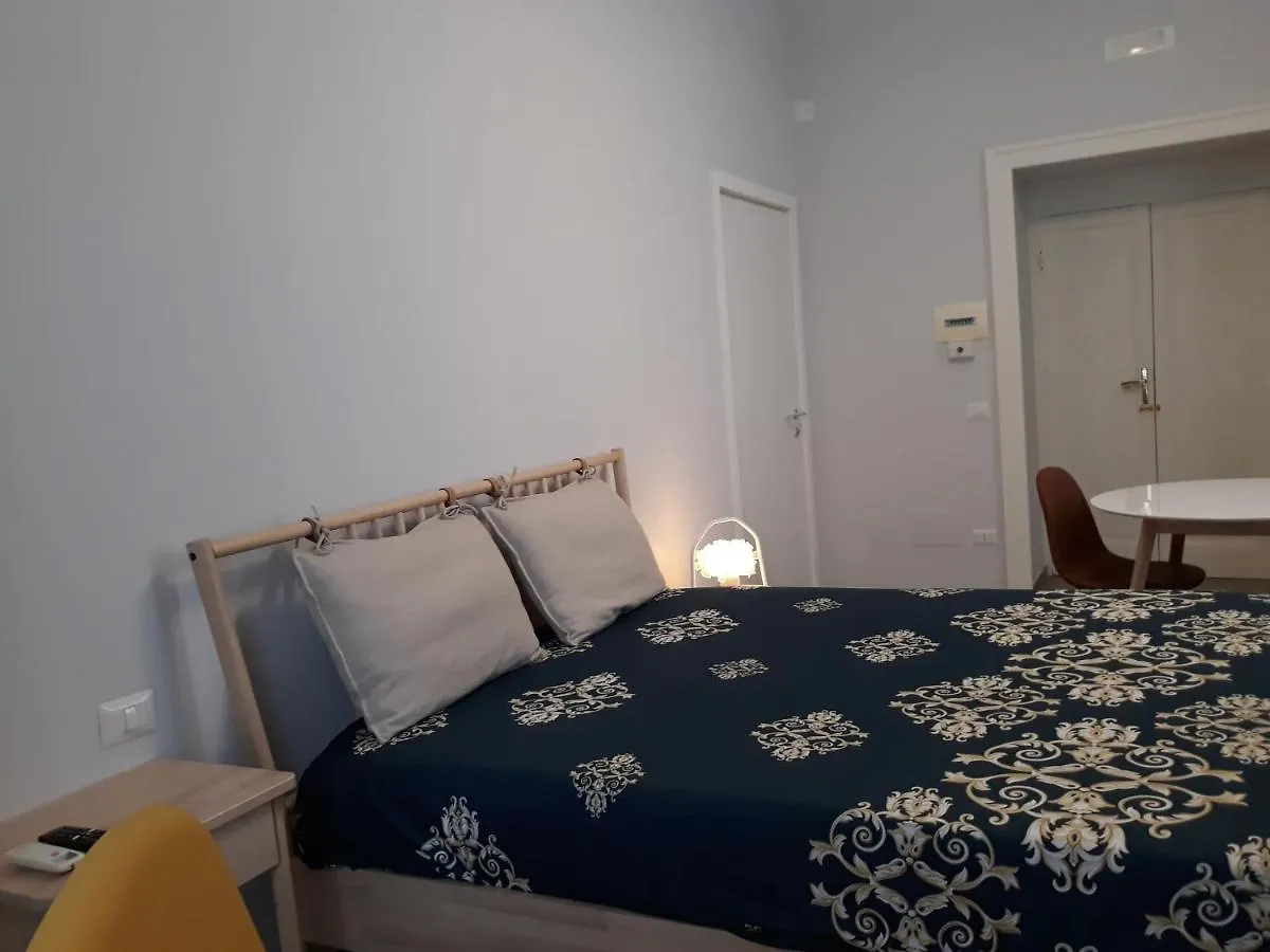Bed and Breakfast Piano Nobile Nápoles 2*,  Italia
