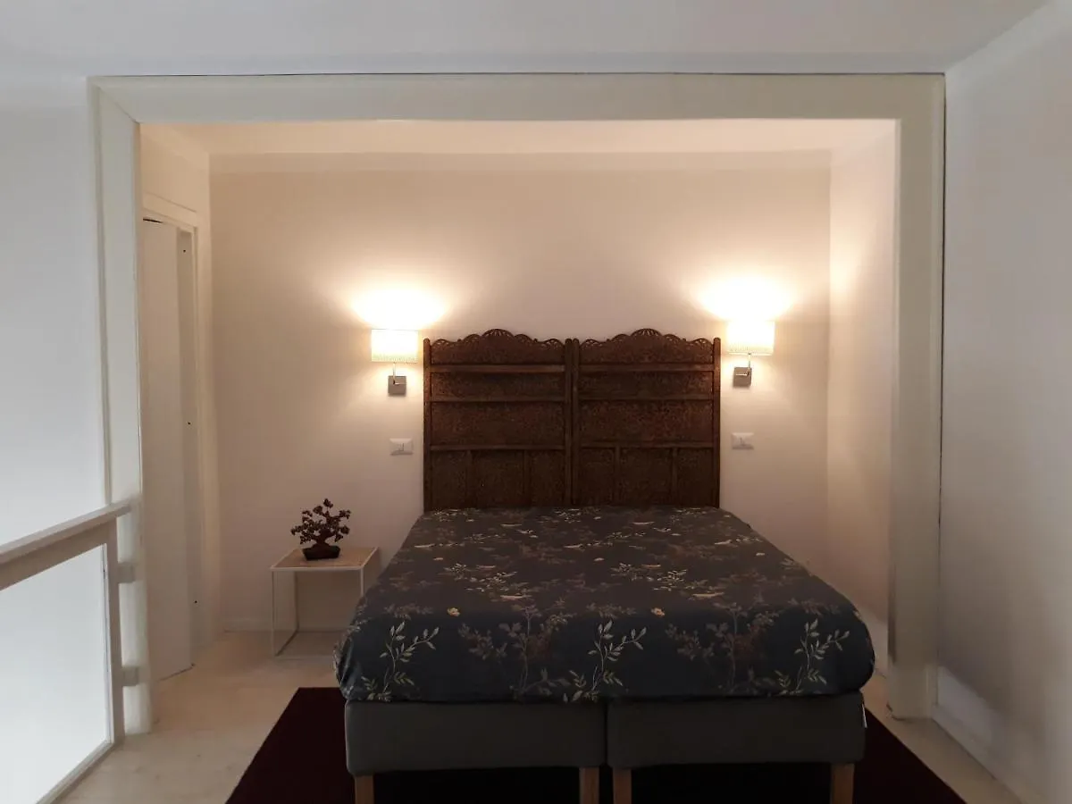 Bed and Breakfast Piano Nobile Nápoles 2*,  Italia