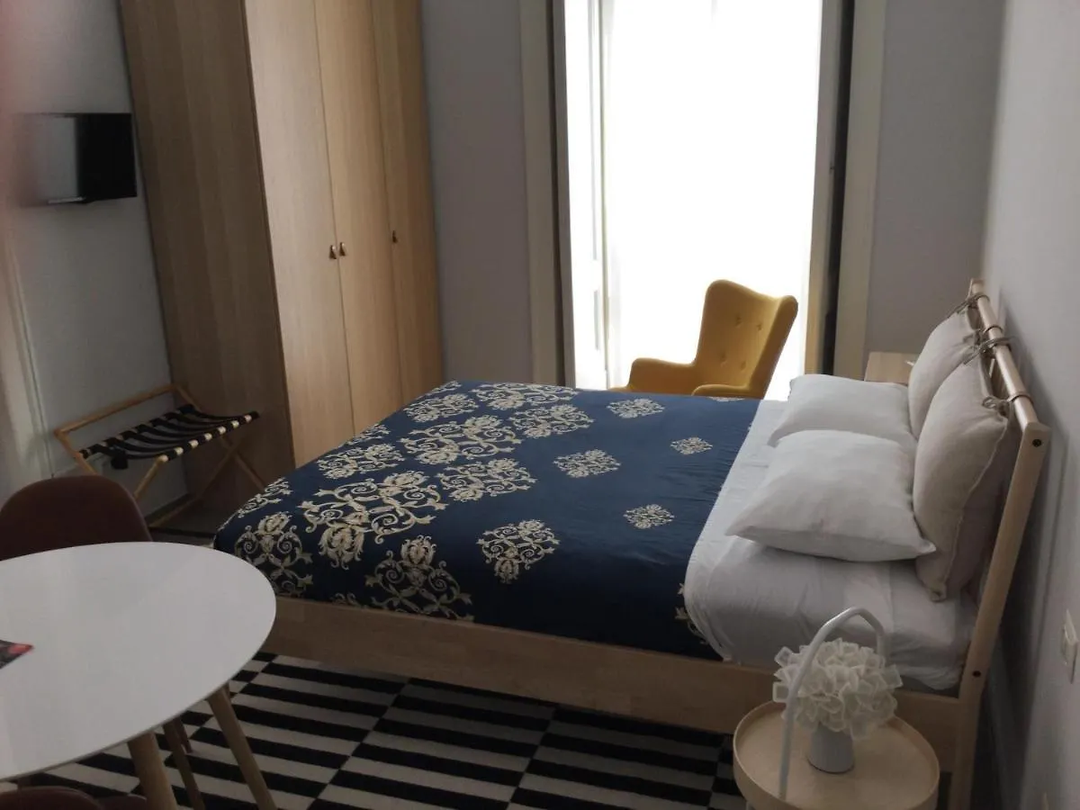 Bed and Breakfast Piano Nobile Nápoles 2*,  Italia