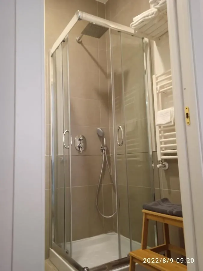 Bed and Breakfast Piano Nobile Nápoles 2*,  Italia