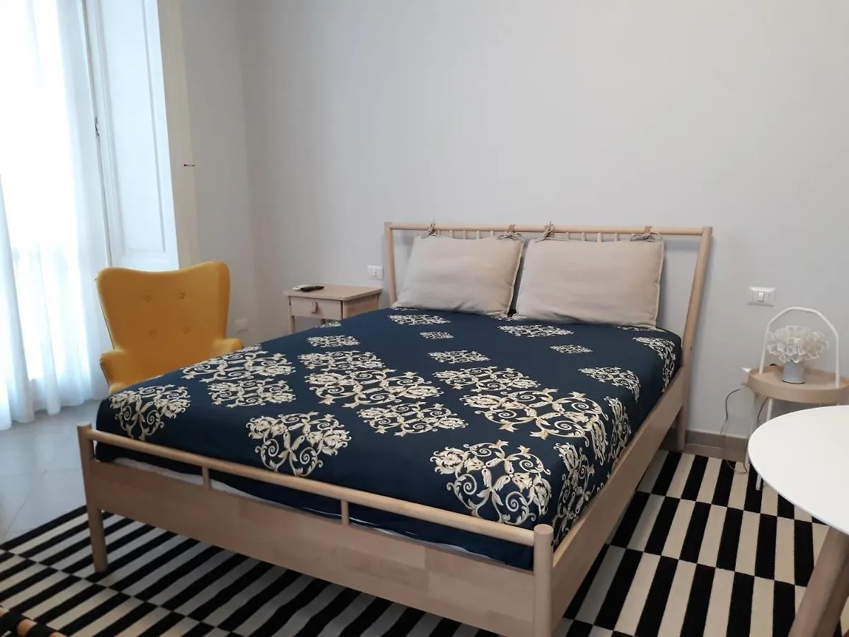 Bed & Breakfast Piano Nobile Bed and Breakfast Neapel